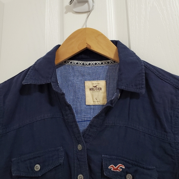 Hollister Navy Button Up Shirt - Picture 3 of 3